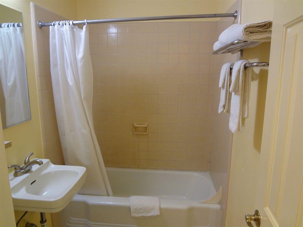 Budget Inn Of America Медфорд Экстерьер фото