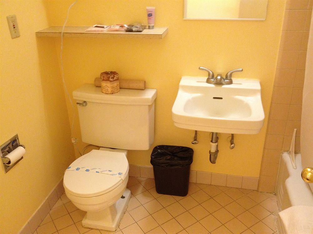 Budget Inn Of America Медфорд Экстерьер фото