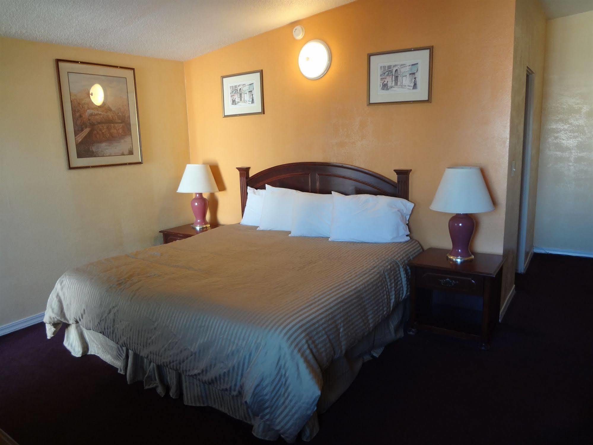 Budget Inn Of America Медфорд Экстерьер фото